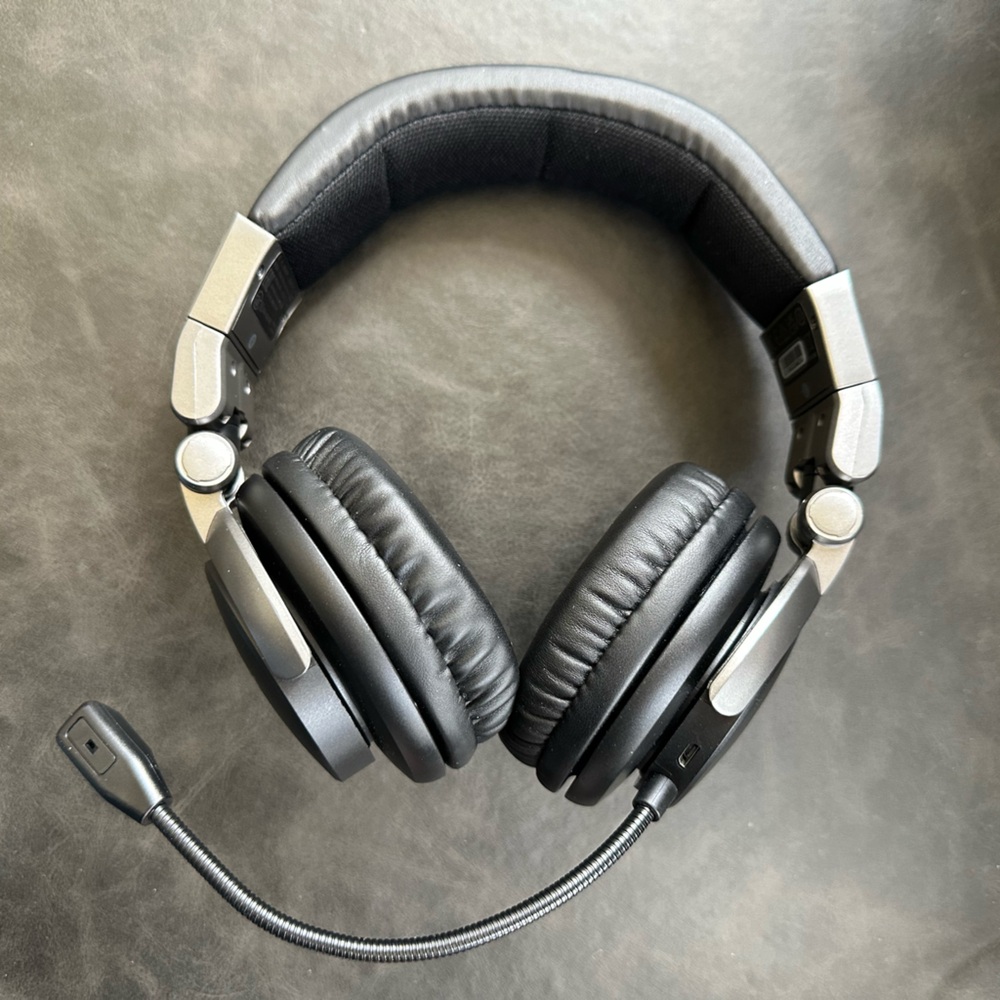 Behringer BB 560M Headphones with Built-in Microphone